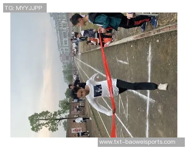 奔跑在晨曦中挥洒汗水的青春赞歌与体育锻炼的诗意表达